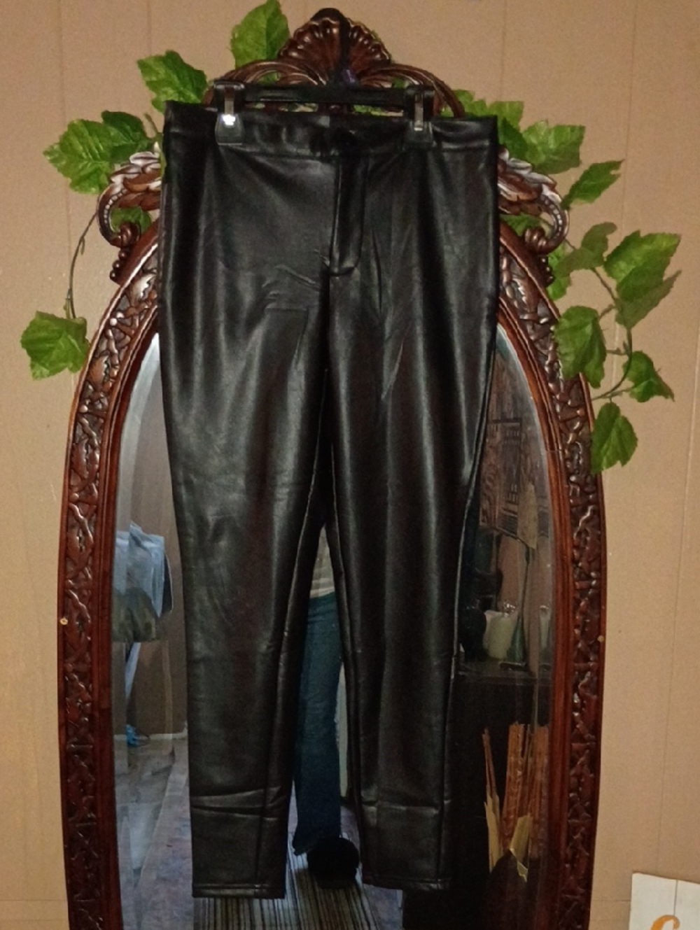 Black Faux Leather Skinny Pants - Sleek High-Shine Finish